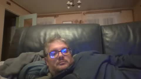 bozo81 online show from November 2025 06:09:02 PM