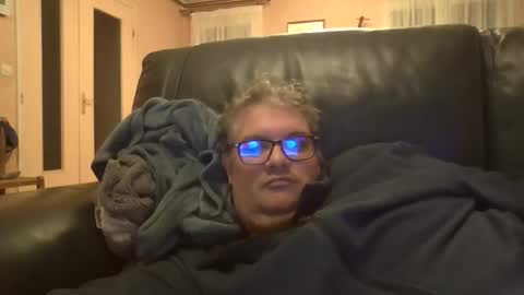 bozo81 online show from November 2025 06:00:02 AM