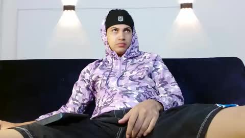 Snapshot of br4ndon_cooper chatting on October 2025 03:21:02 PM Brandon online show from October 2025 03:21:02 PM