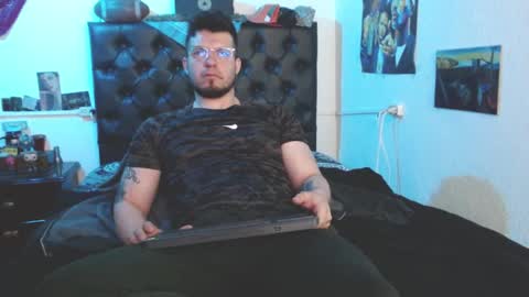 brad hot boy online show from February 2026 04:33:01 PM