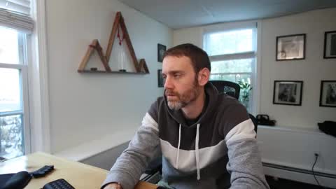 BradBronton online show from December 2025 07:09:01 PM