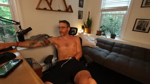 Snapshot of bradbronton chatting on July 2026 11:24:02 AM BradBronton online show from July 2026 11:24:02 AM