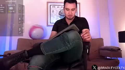 Snapshot of bradleycolton chatting on June 2026 03:21:02 PM Bradley Colton Independ Model online show from June 2026 03:21:02 PM
