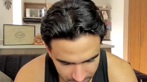 bradleymartin7 online show from December 2025 05:31:02 PM