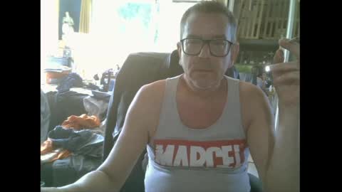 Snapshot of bradysboy chatting on April 2026 08:51:01 AM bradysboy online show from April 2026 08:51:01 AM