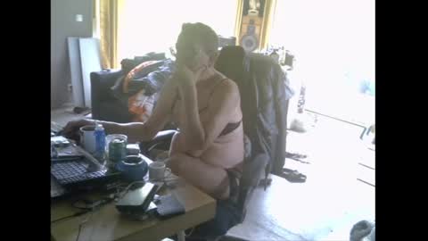 Snapshot of bradysboy chatting on May 2026 09:04:02 AM bradysboy online show from May 2026 09:04:02 AM