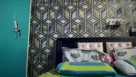 Klaus online show from November 2025 08:55:01 PM