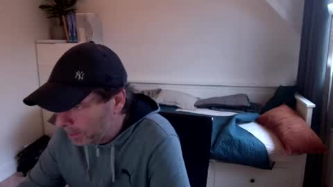 Snapshot of bram1944972145 chatting on December 2024 10:43:01 AM Bram online show from December 2024 10:43:01 AM