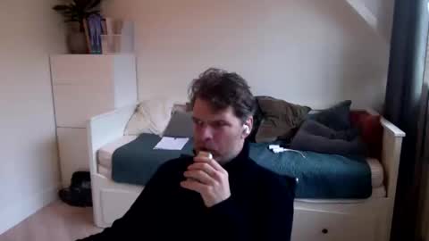 Snapshot of bram1944972145 chatting on January 2025 10:17:02 AM Bram online show from January 2025 10:17:02 AM