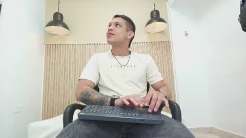 Snapshot of brandon_mercuri chatting on June 2026 12:52:02 PM BRANDON online show from June 2026 12:52:02 PM
