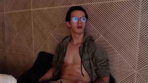 brandon_starkk online show from November 2025 12:04:01 PM