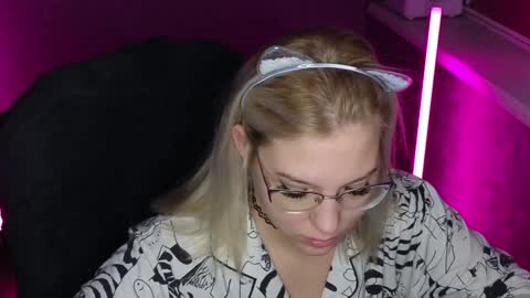 Snapshot of brandy__stars chatting on December 2024 02:09:01 AM Belle online show from December 2024 02:09:01 AM