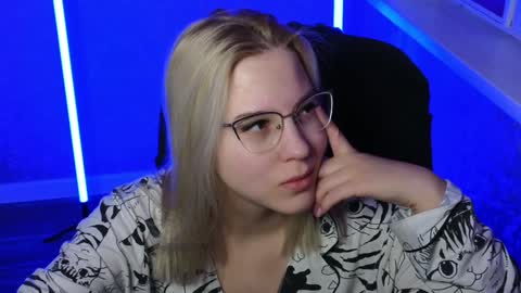 Snapshot of brandy__stars chatting on December 2024 01:51:01 AM Belle online show from December 2024 01:51:01 AM