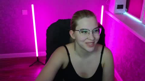 Snapshot of brandy__stars chatting on December 2024 05:42:01 AM Belle online show from December 2024 05:42:01 AM