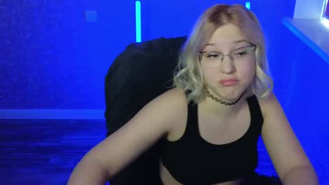 Snapshot of brandy__stars chatting on January 2025 04:49:01 AM Belle online show from January 2025 04:49:01 AM