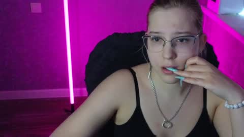 Snapshot of brandy__stars chatting on February 2025 06:15:01 AM Belle online show from February 2025 06:15:01 AM