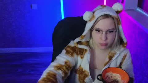 Snapshot of brandy__stars chatting on February 2025 02:20:02 AM Belle online show from February 2025 02:20:02 AM