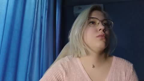 Snapshot of brandy__stars chatting on October 2025 03:27:01 AM Belle online show from October 2025 03:27:01 AM