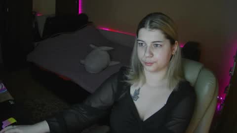 brandy_wow online show from April 2026 08:06:01 PM