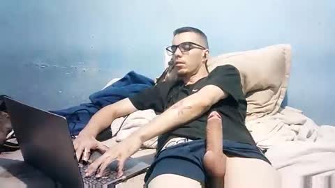 Snapshot of brasil43 chatting on March 2026 12:39:01 AM PutoBR online show from March 2026 12:39:01 AM