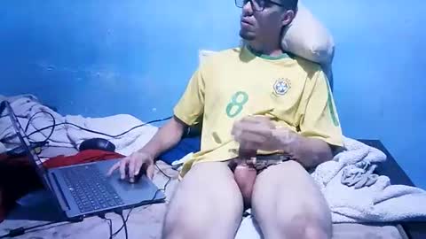 Snapshot of brasil43 chatting on March 2026 11:31:01 PM PutoBR online show from March 2026 11:31:01 PM