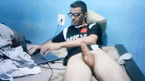 Snapshot of brasil43 chatting on April 2026 03:01:04 AM PutoBR online show from April 2026 03:01:04 AM