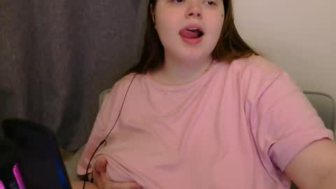 Emma online show from December 2025 06:28:01 PM