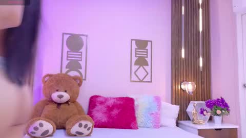 Bree  online show from February 2026 12:53:02 PM