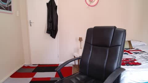 ask me lol online show from February 2026 06:12:02 AM