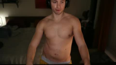 Snapshot of brentonverde chatting on February 2026 12:04:01 AM brentonverde online show from February 2026 12:04:01 AM