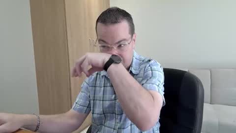 Snapshot of brettdj chatting on September 2025 10:49:01 AM Brett online show from September 2025 10:49:01 AM