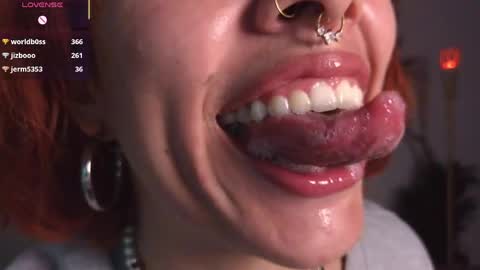 Snapshot of bri_von_dhara_ chatting on May 2026 02:19:02 AM Bri online show from May 2026 02:19:02 AM