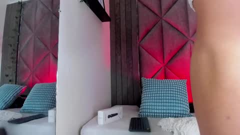 B R I A  online show from February 2026 02:51:02 AM