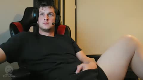 brian7891012 online show from February 2026 09:35:01 PM