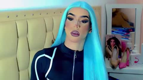 BRIANA online show from December 2025 07:04:02 AM