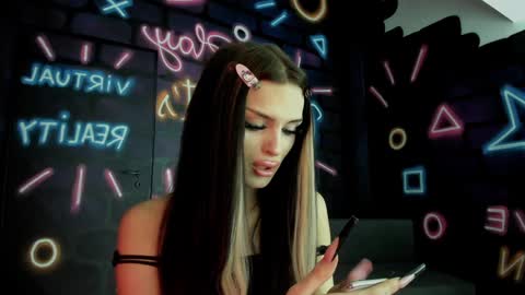 Snapshot of brianna_the_doll chatting on December 2024 12:02:01 PM Brianna online show from December 2024 12:02:01 PM