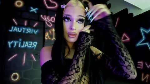 Snapshot of brianna_the_doll chatting on December 2024 05:40:02 AM Brianna online show from December 2024 05:40:02 AM