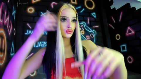 Snapshot of brianna_the_doll chatting on December 2024 05:49:02 AM Brianna online show from December 2024 05:49:02 AM