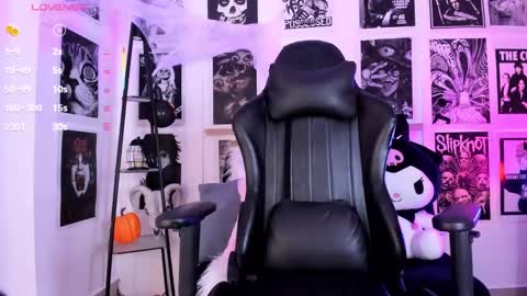 Briana online show from October 2025 01:23:02 PM