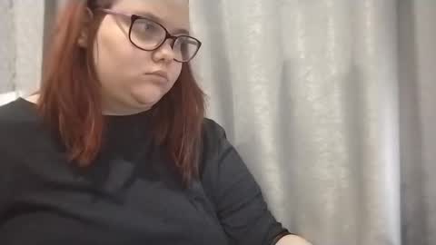 Snapshot of bridget_julianne chatting on December 2024 09:06:01 PM Bridget Julianne online show from December 2024 09:06:01 PM