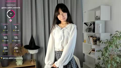 Snapshot of bridgetbottrell chatting on October 2025 01:28:01 AM Hanna online show from October 2025 01:28:01 AM