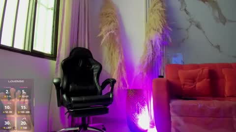    online show from October 2025 12:41:02 PM