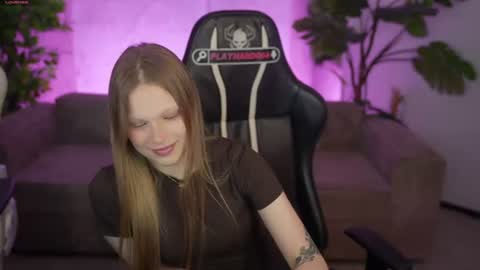 Snapshot of bright_diamonds_054 chatting on June 2026 07:40:02 AM Diamonds Girls online show from June 2026 07:40:02 AM