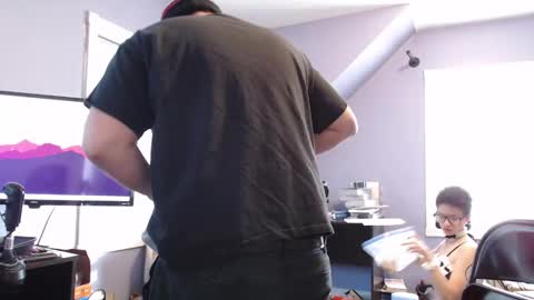 Snapshot of bright_pink_strawberry chatting on January 2025 02:59:02 PM Strawberry online show from January 2025 02:59:02 PM