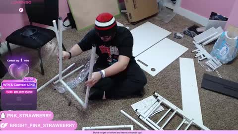 Snapshot of bright_pink_strawberry chatting on January 2025 08:49:02 PM Strawberry online show from January 2025 08:49:02 PM