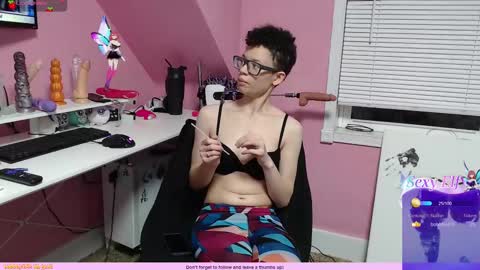 Snapshot of bright_pink_strawberry chatting on March 2025 12:54:02 AM Strawberry online show from March 2025 12:54:02 AM