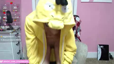 Snapshot of bright_pink_strawberry chatting on November 2025 03:53:02 AM Strawberry online show from November 2025 03:53:02 AM