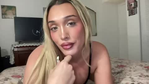 Snapshot of briiiibaby01 chatting on July 2026 01:21:01 AM bri online show from July 2026 01:21:01 AM