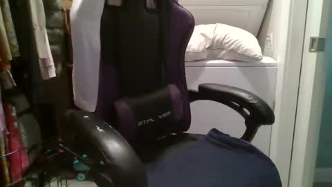 Snapshot of briny2021 chatting on December 2025 03:41:02 PM Briny online show from December 2025 03:41:02 PM