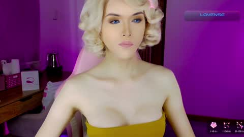 brionatop online show from September 2025 10:44:01 PM